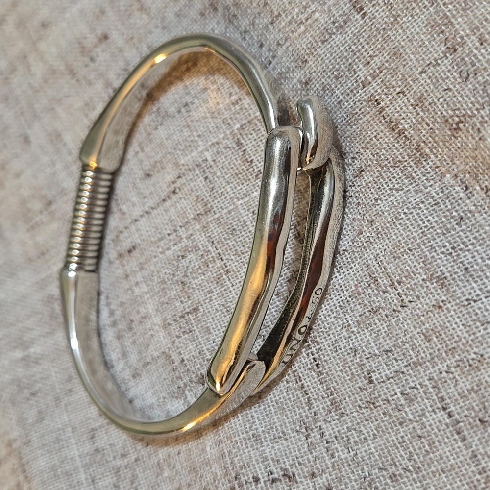 Uno de 50 latch hook silver bracelet